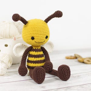 Crochet Bee Pattern - Cute Amigurumi Bumble Bee Pattern - DIY Stuffed Animal Tutorial - PDF in English - Beginner-Friendly Crochet Project