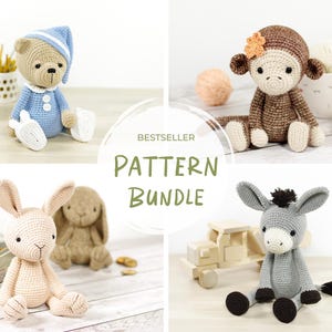 Puede incluir: Un paquete de patrones para tejer animales amigurumi. El paquete incluye patrones para un oso con un gorro de dormir azul y blanco, un mono con una flor en la cabeza, un conejito y un burro.