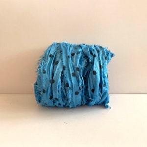 Sari-lint van gerecyclede zijde - azuurblauwe sari-zijden lint met stippen - 10 meter lint gemengde techniek