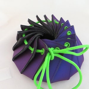 Kush Gift - Pipe à eau en verre Kushin™ Cosy - Violet irisé avec vert citron - Cadeau pour fumeur