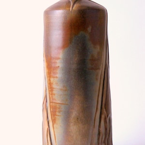 Big bottle guard, hand shaped and thrown figurative stoneware sculpture (ceramics), unica finished with own glaze and oxides [ID2201260]