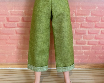 Cropped linen look trousers for Sindy and Fleur. (Leaf.)