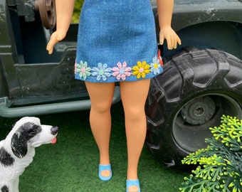 Daisy Chain Skirt for Tammy size dolls.