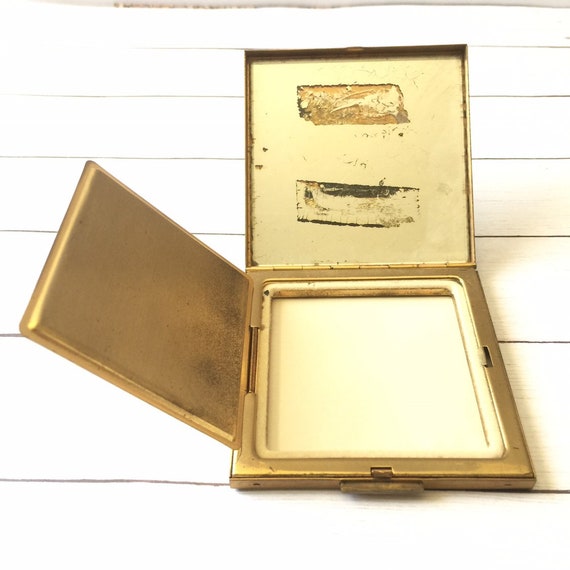 Vintage Compact 1950s Goldtone Rhinestone Compact… - image 3