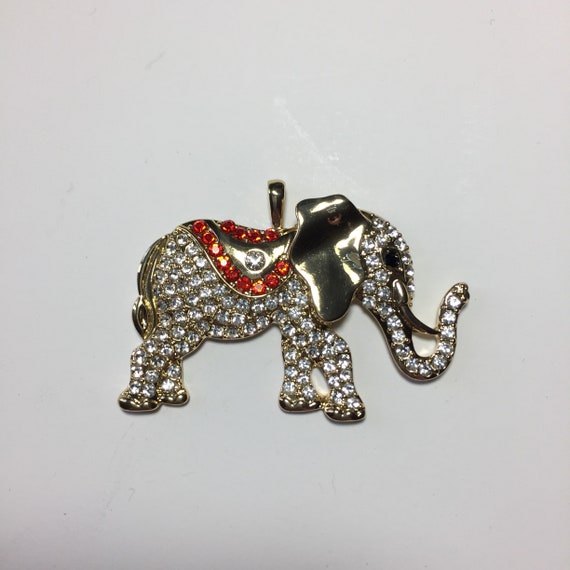 Pendentif éléphant Ornée de Diamants