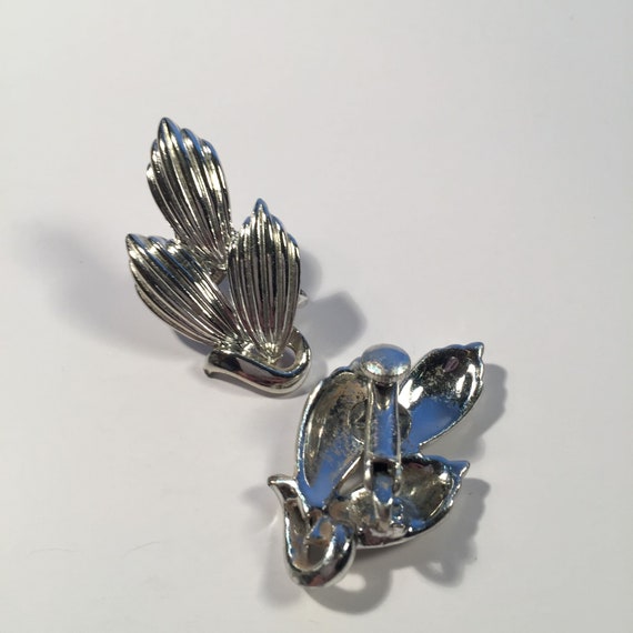 Coro Signed Silver Leaf Vintage Clip On Earrings - image 2