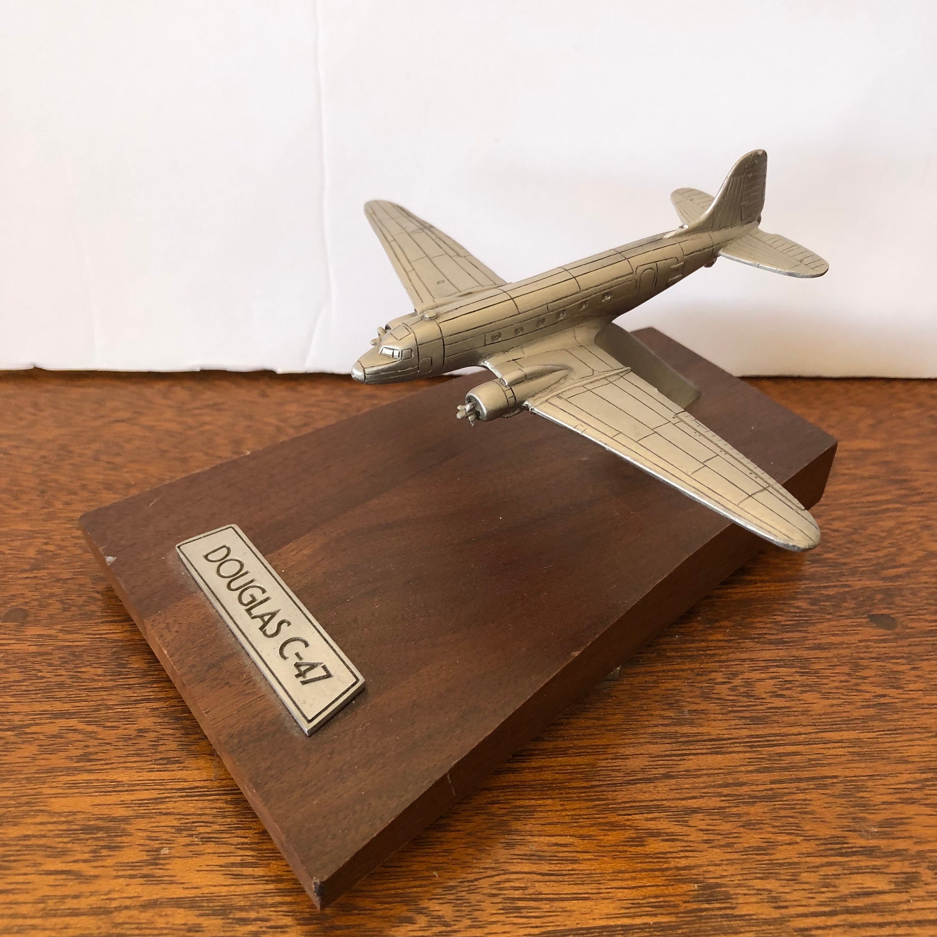 Maquette DC-3 résine 1/72