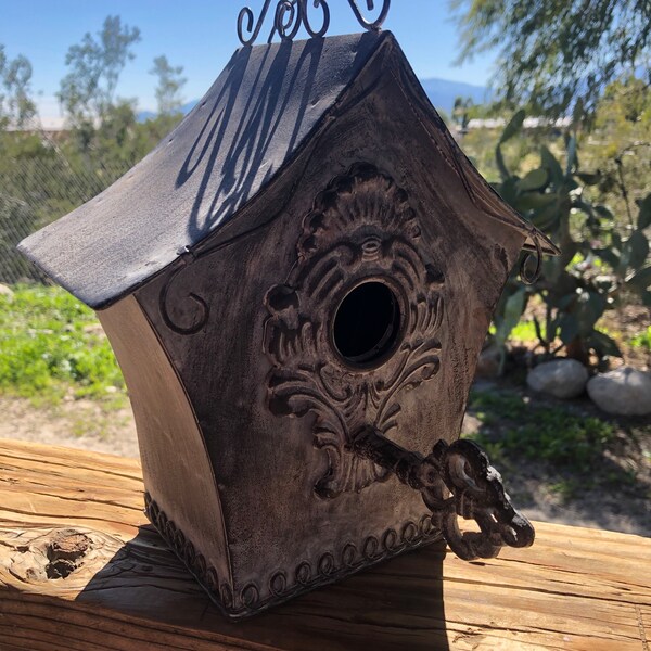 Metal Shabby Chic Cottage Bird House Garden Art