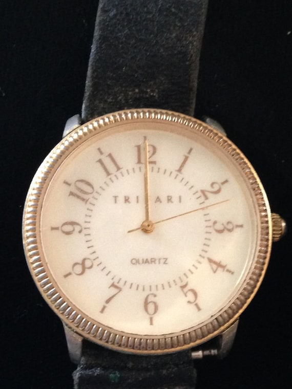 Vintage Trifari Watch Ladies Men's Large Watch De… - image 2