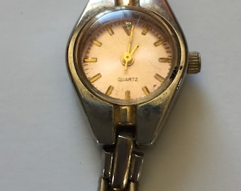 Pink Dial Ladies Watch Vintage Analog Diamond Chip Dress Watch