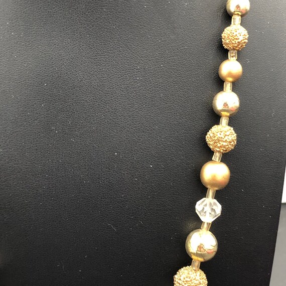 Very Pretty Vintage 1960s Beaded Necklace Gold Co… - image 4