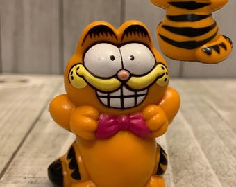 ガーフィールドスケートボードフィギュア Paws Garfield “Skateboard” Pullback Figure ガーフィールド