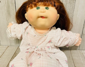 Vintage kinderpop Cabbage Patch 1995 – rood haar, groene ogen