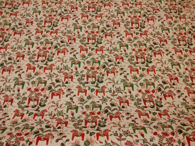 Fabric beige red green small Swedish Dala Horses Modern Scandinavian Design Cotton Fabric Scandinavian Design Scandinavian Textile image 2