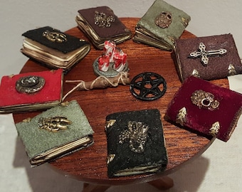 Casa delle bambole Strega, Miniatura Libro Incantesimi, scala 1:12