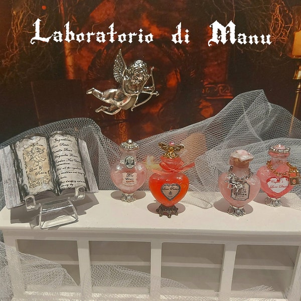 Botella de poción de amor de casa de muñecas, libro de pociones de amor en miniatura, escala 1:12