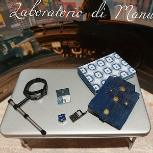Polizei-Puppenhaus, Miniatur-Polizisten-Uniform-Shirt/Zubehör, Maßstab 1:12