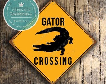 Gator Crossing Sign: Rustic Vintage Animal Decor (Indoor/Outdoor)
