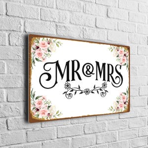 Mr and Mrs sign, Wedding Mr and Mrs sign, Custom Mr & Mrs sign, Wedding Sign, Personalized Mr and Mrs sign, Mr and Mrs room sign, Mr and Mrs
