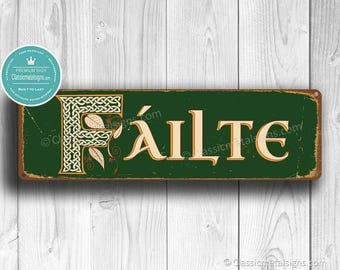 Vintage Irish Welcome Sign: Rustic Celtic Fáilte Wall Decor
