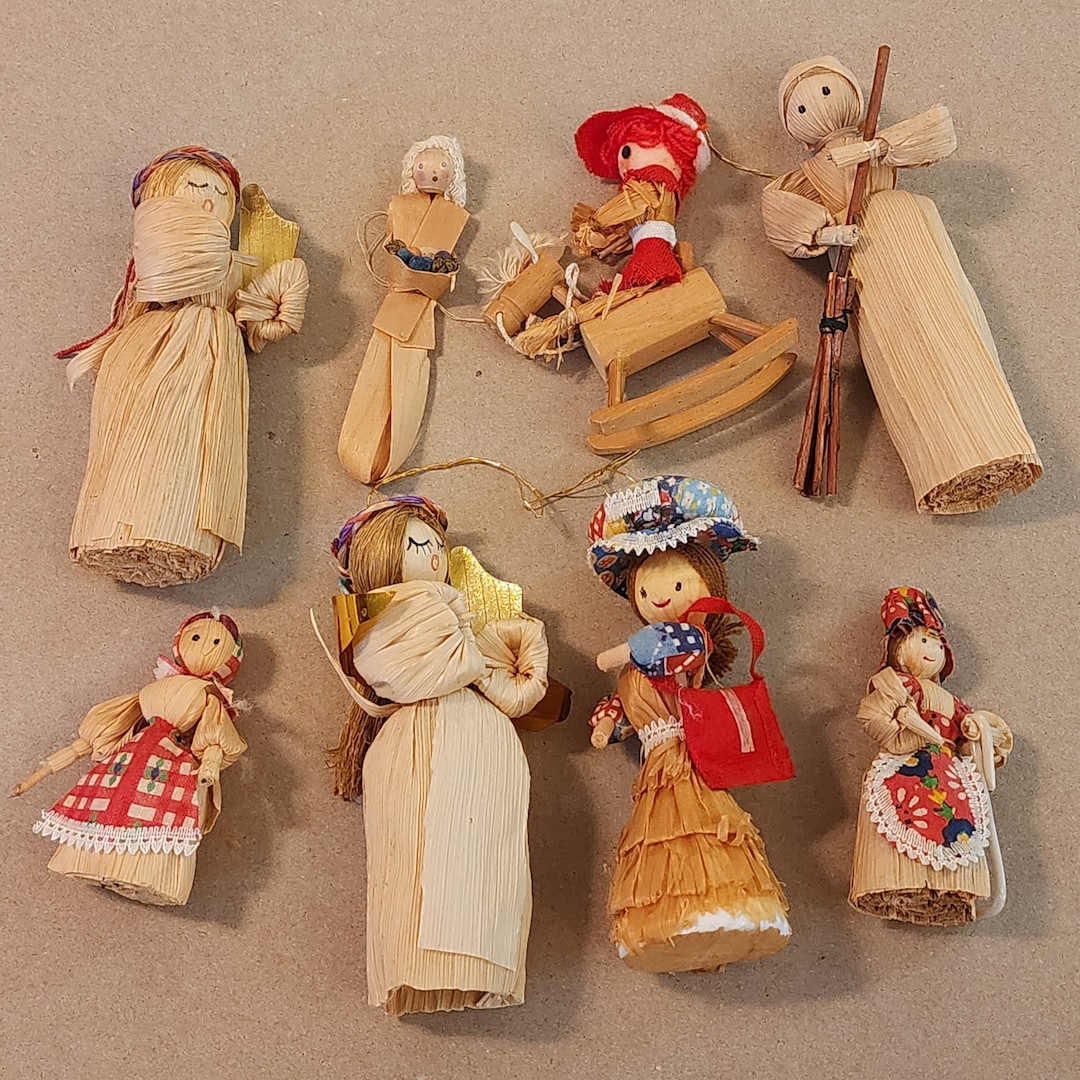 Lot of Corn Husk Christmas Ornaments Vintage Folk Art Christmas