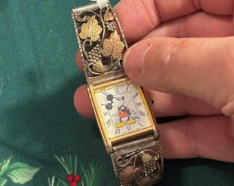 Vintage SEIKO Watch STAMPER Signed 10k Black Hills Gold  display picture 3