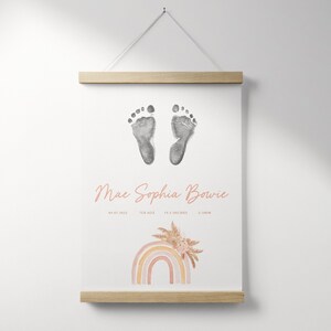 Spersonalizowany wydruk odcisku stopy dziecka | Pamiątkowy nadruk narodzin | Prezent na narodziny dziecka | Baby Shower | Sztuka ścienna do pokoju dziecięcego | Boho Rainbow | Rustykalny