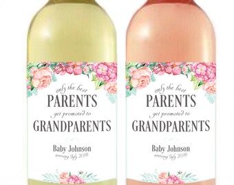 Anuncio de embarazo - Baby Announcement Wine Bottle Label - Custom Wine Label - Floral Baby Shower Favor - Parent promote to Grandparent