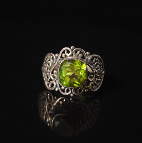 Sterling Silver Peridot Art Nouveau Sz 8.5 #11492