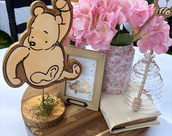 Clásico juego de 6 centros de mesa de madera hechos a mano de doble cara de Winnie the Pooh y sus amigos para baby shower o primer cumpleaños… Tigger, Eyyore, conejo