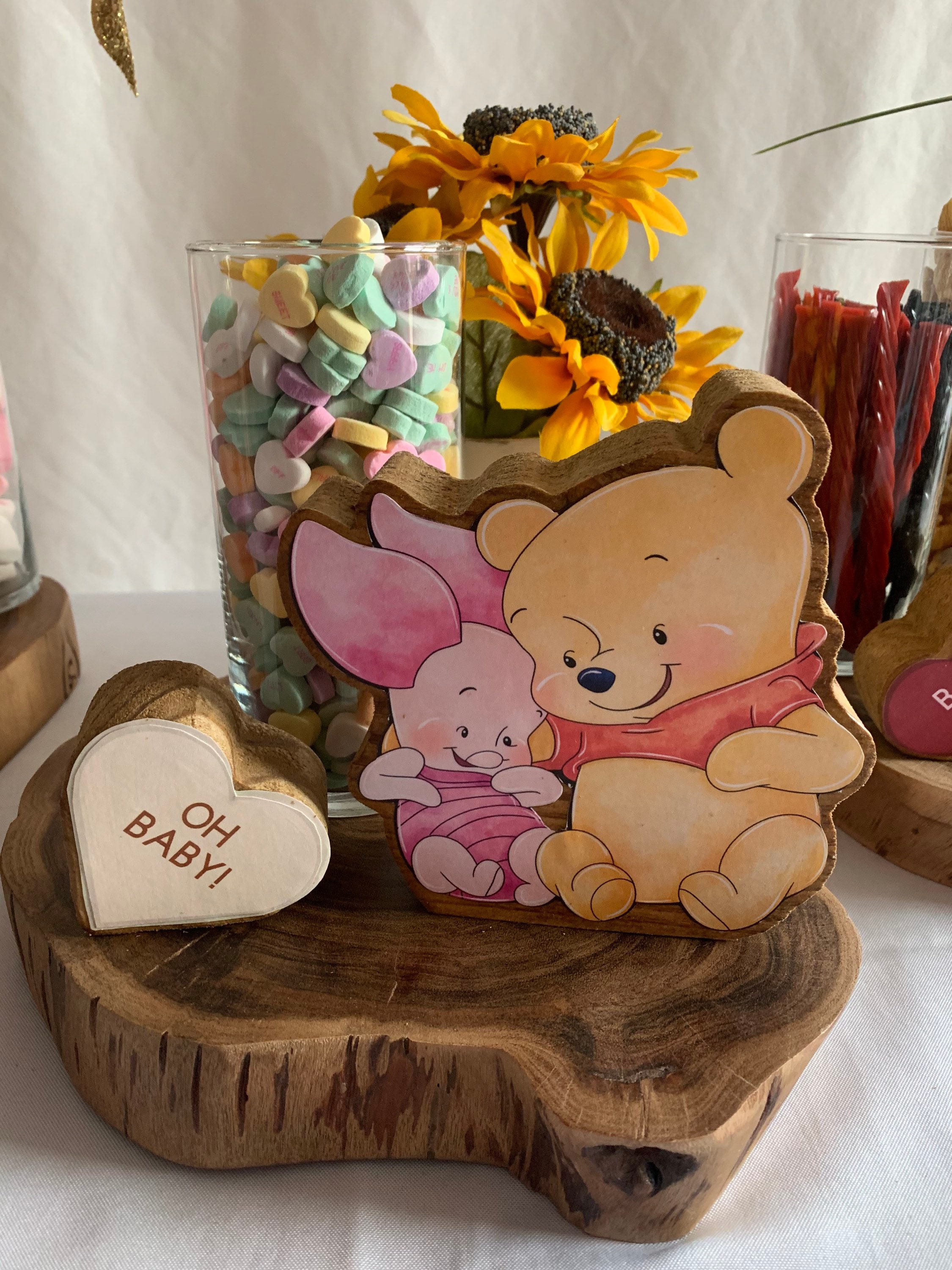 Classic Winnie the Pooh Baby Shower Centerpiece  Disney baby shower, Baby  bear baby shower, Baby shower fun