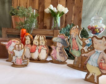 Conjunto de 6 figuras de madera hechas a mano, inspiradas en los personajes de Beatrix Potter, ideales como centros de mesa para baby showers o el primer cumpleaños.