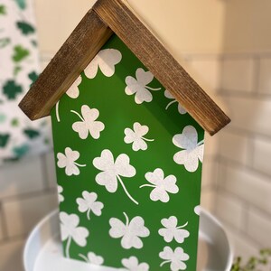 Mini letrero con forma de casa con bendición irlandesa para el Día de San Patricio / Tréboles / Decoración de San Patricio / Bandeja escalonada / Decoración irlandesa Tall Green ONLY
