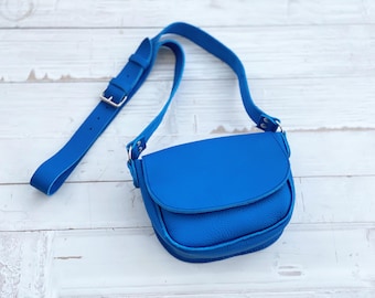 Crossbody Ledertasche in Blau mit blauem Lederbezug