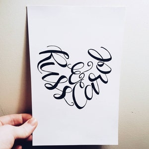Erstellen Sie Ihre eigene personalisierte Kalligraphie Herz Print