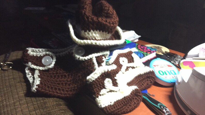Cowboy hat diaper cover and bootie set
