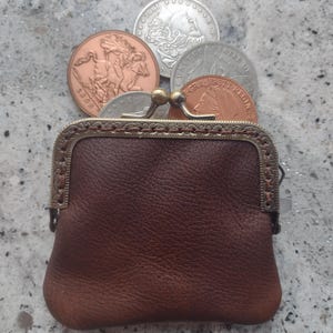 Porte-monnaie en cuir personnalisé avec cadre carré fabriqué sur commande