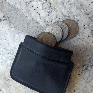 Kleingeldbörse aus Leder mit Quetschrahmen