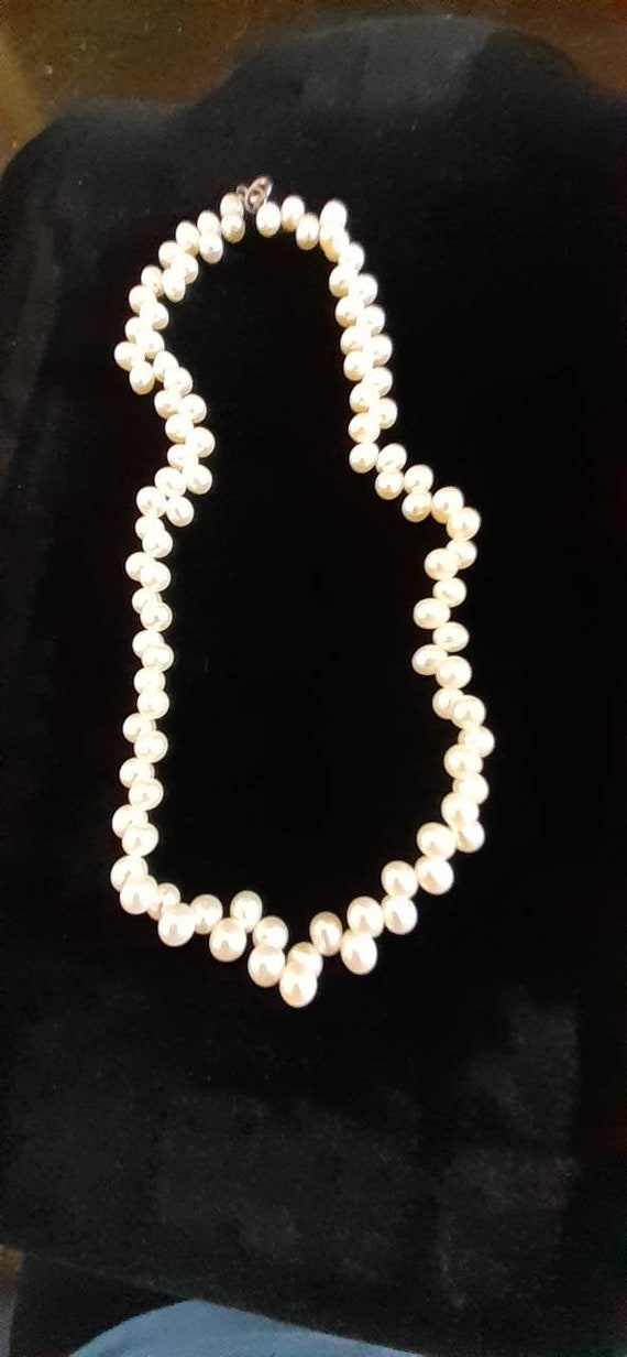 Cultured pearl 16" necklace in a zigzag pattern N1