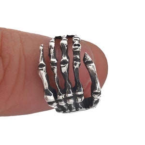 Skeleton Hand Ring Gothic Ring, Silver Memento Mori Skull Ring, Stacking Sterling Silver Goth Punk Jewelry, Skeleton Ring Unisex, Gift Idea