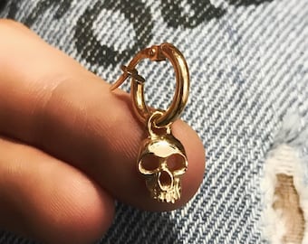 Gouden schedeloorbel, 14K gouden schedeloorbel, gotische schedeloorbellen, kleine sierlijke schedeloorbellen, gouden schedelsieraden, skeletoorbellen