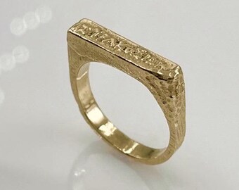 14k massief gouden ring met ruwe textuur | Handgemaakte minimalistische statementring | Sculpturale organische gouden sieraden | Modern erfstuk voor haar of hem