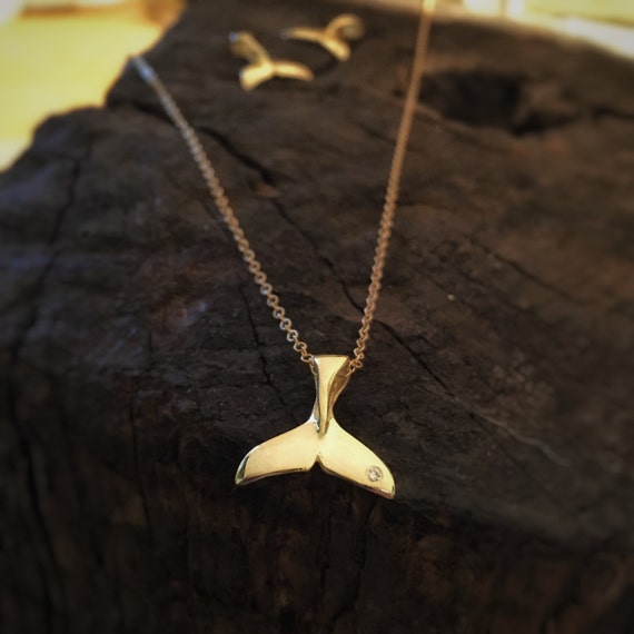Whale Tail Pendant in Gold - 35mm – Maui Divers Jewelry