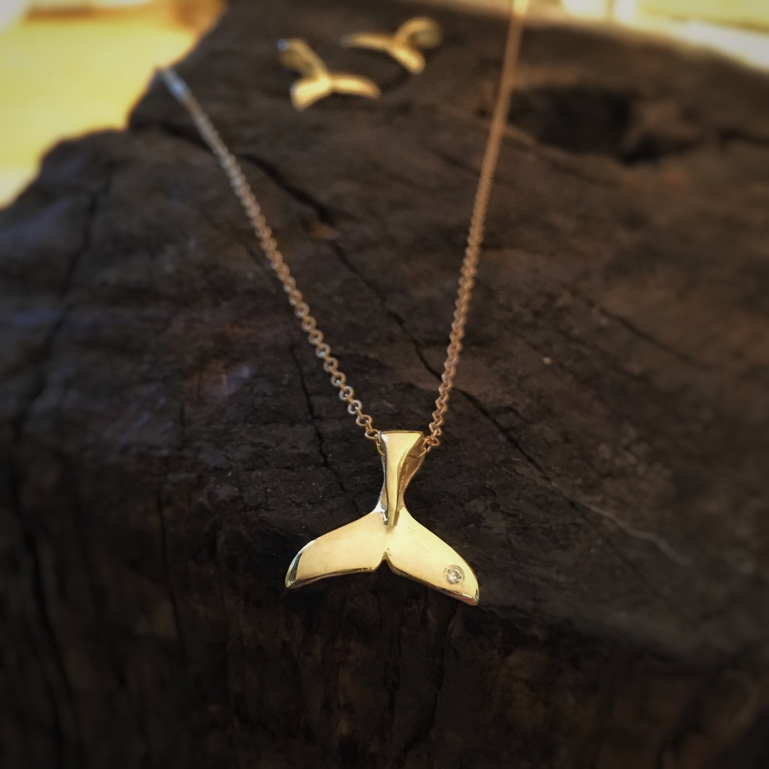 14k Gold Whale Tail Pendant Necklace and Earring Set, 16