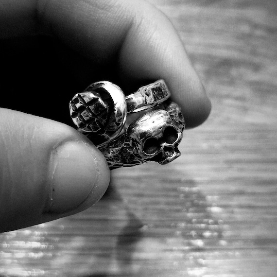 China New Vintage Skull Silver Color Ring Mens Skull Biker Rock Roll Punk Jewelry  Rings New Ghost Stainless Steel Men Punk Jewelry Gift Ring factory and  manufacturers | Ouyan