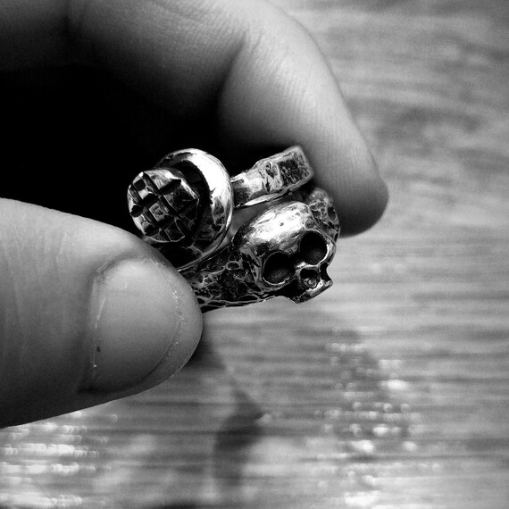 Male best sale skull rings