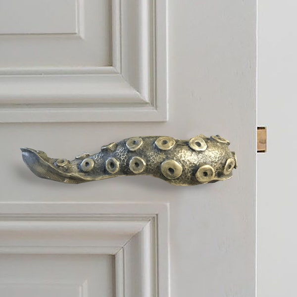 Turning octopus tentacle door handle