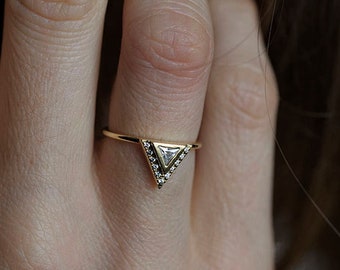 Triangle Diamond Engagement Ring, Trillion Diamond Band, Modern Engagement Ring in Yellow Gold