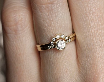 Diamond Ring Set, Engagement Ring Set, 14k Gold Wedding Ring, 18k Gold Bridal Set, Bezel Round Diamond Ring, Solitaire Ring, Capucinne