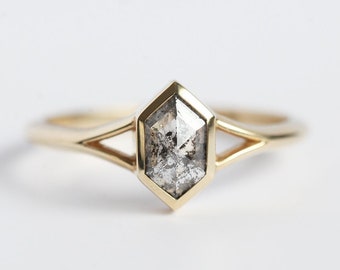 Bague de fiançailles hexagonale en diamants sel et poivre, bague en or 14 carats et diamants hexagonaux, bague en diamant fendue, diamant géométrique sel poivre
